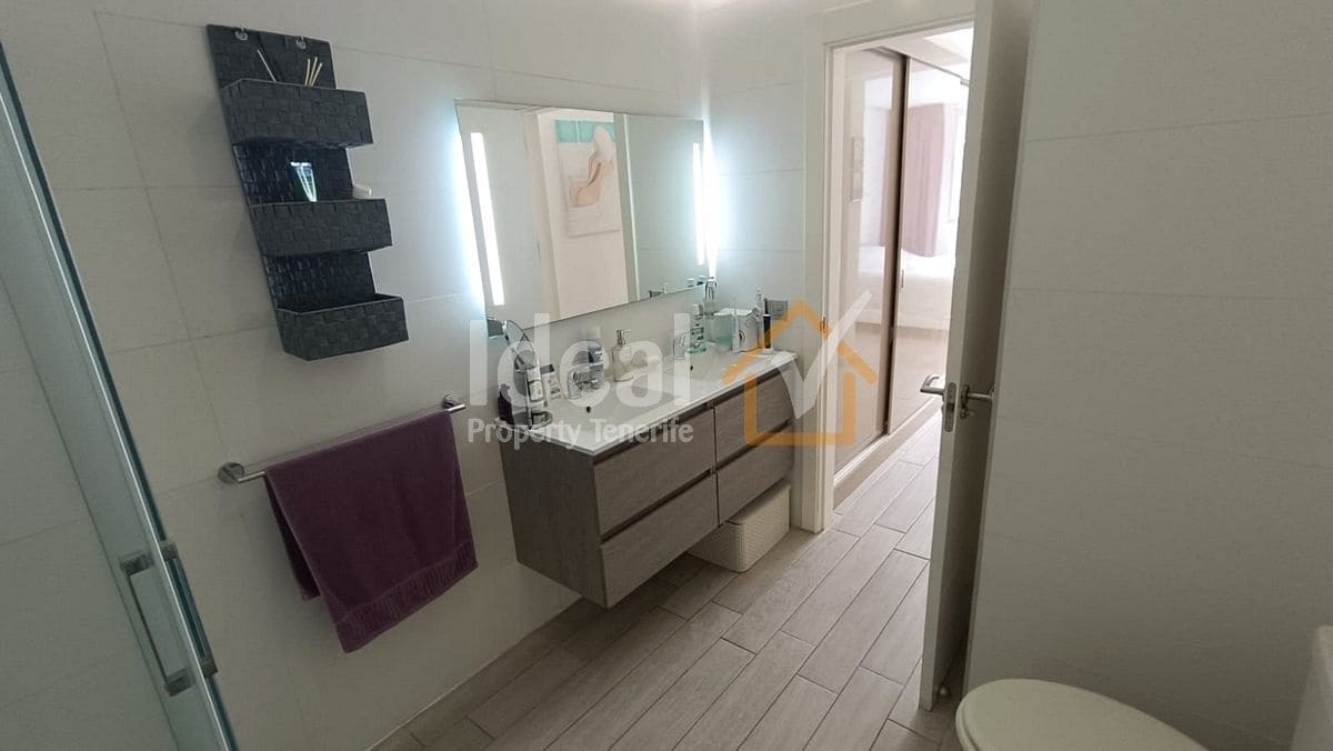 2 soverom Leilighet til salgs i Playa Paraiso med svømmebasseng garasje - € 455 000 (Ref: 9448594)