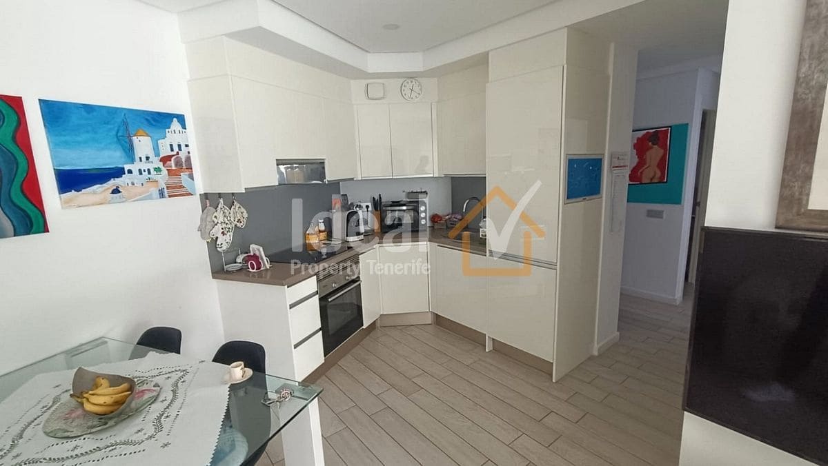 2 soverom Leilighet til salgs i Playa Paraiso med svømmebasseng garasje - € 455 000 (Ref: 9448594)