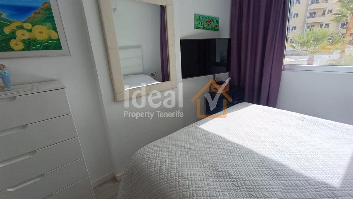 2 soverom Leilighet til salgs i Playa Paraiso med svømmebasseng garasje - € 455 000 (Ref: 9448594)