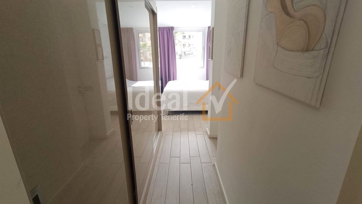 2 soverom Leilighet til salgs i Playa Paraiso med svømmebasseng garasje - € 455 000 (Ref: 9448594)