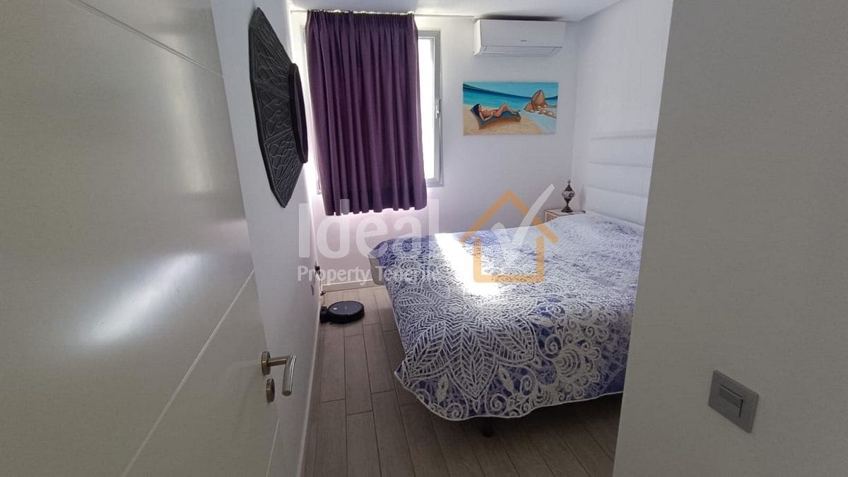 2 soverom Leilighet til salgs i Playa Paraiso med svømmebasseng garasje - € 455 000 (Ref: 9448594)