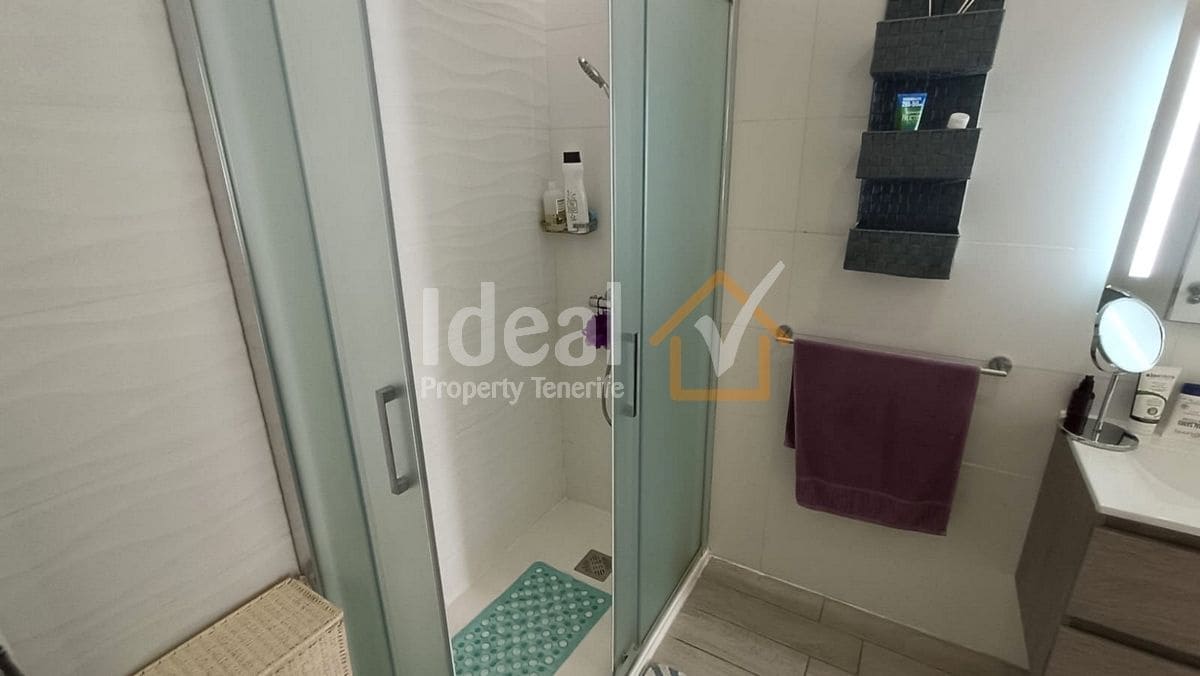 2 soverom Leilighet til salgs i Playa Paraiso med svømmebasseng garasje - € 455 000 (Ref: 9448594)