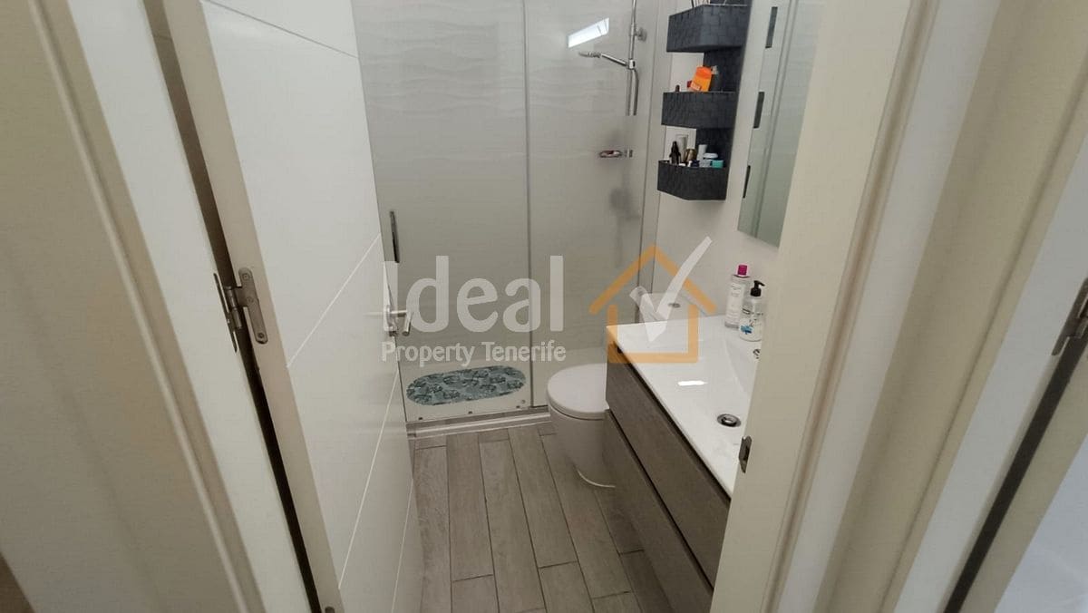 2 soverom Leilighet til salgs i Playa Paraiso med svømmebasseng garasje - € 455 000 (Ref: 9448594)