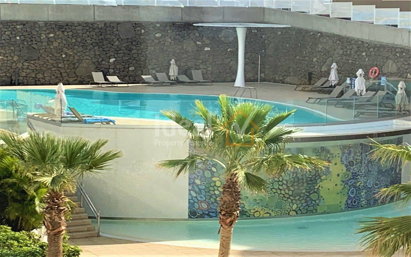 2 soverom Leilighet til salgs i Playa Paraiso med svømmebasseng garasje - € 455 000 (Ref: 9448594)