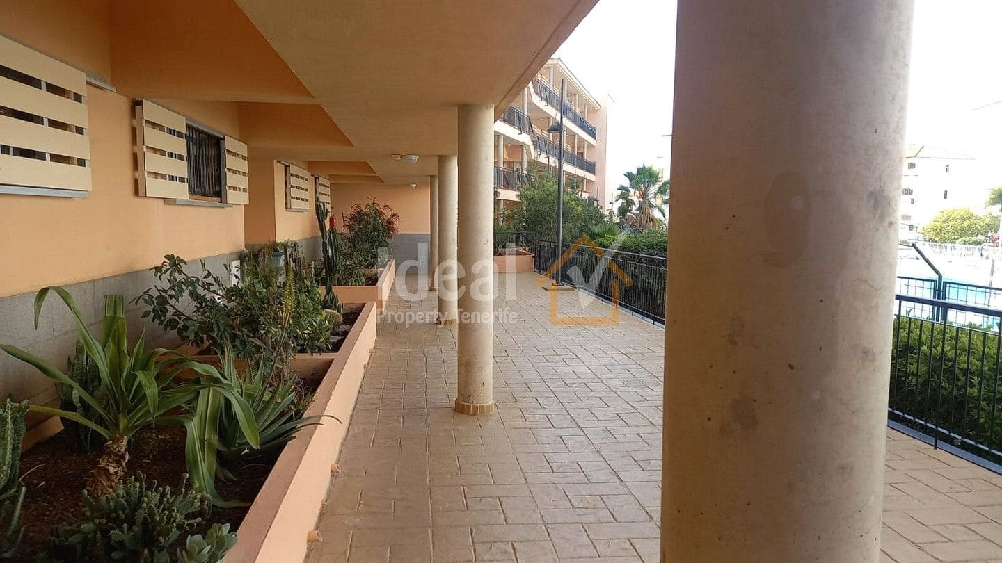 Apartamento de 1 habitación en Los Cristianos en venta con piscina garaje - 285.000 € (Ref: 9448595)