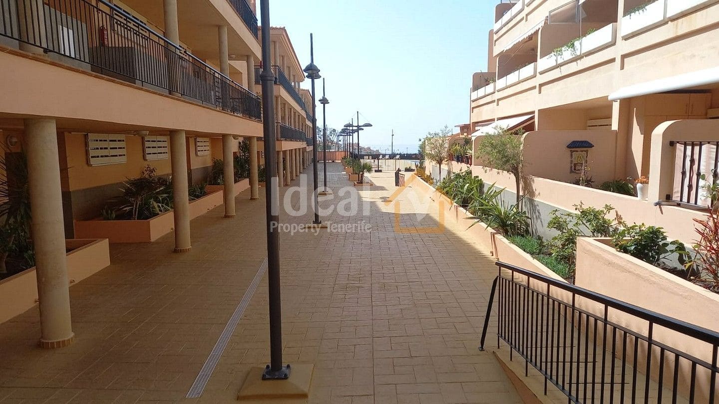 Apartamento de 1 habitación en Los Cristianos en venta con piscina garaje - 285.000 € (Ref: 9448595)