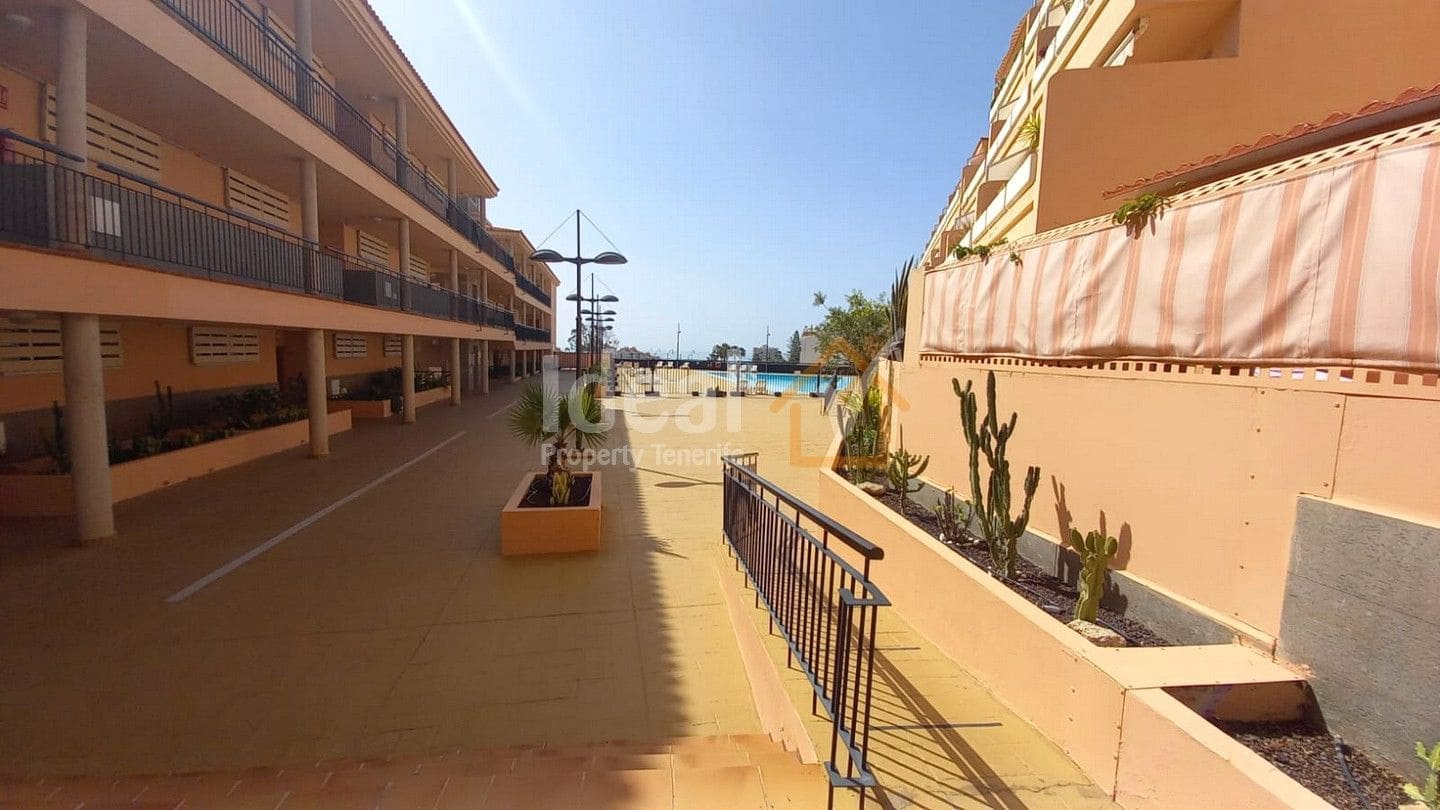 Apartamento de 1 habitación en Los Cristianos en venta con piscina garaje - 285.000 € (Ref: 9448595)