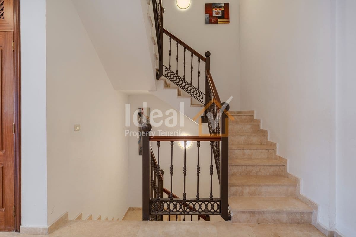 3 soveværelse Byhus til salg i Costa Adeje med swimmingpool garage - € 1.280.000 (Ref: 9451604)