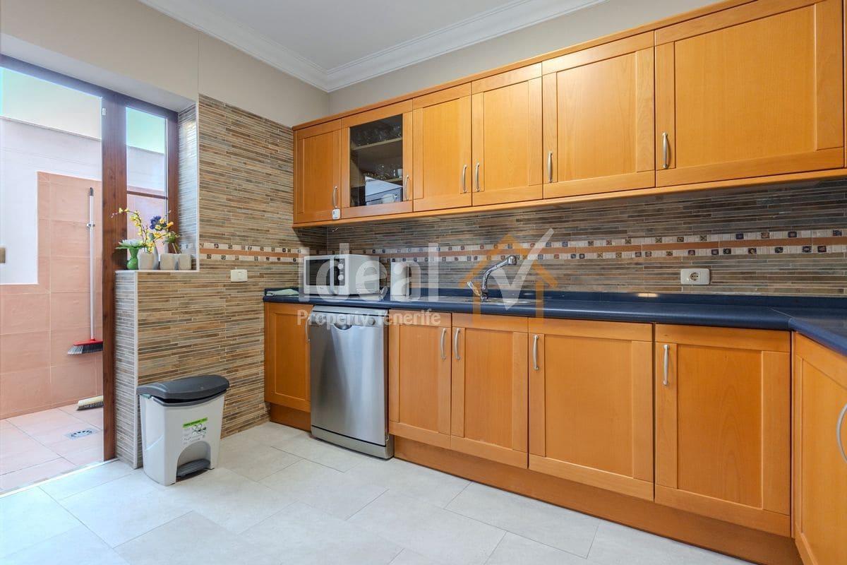 3 soveværelse Byhus til salg i Costa Adeje med swimmingpool garage - € 1.280.000 (Ref: 9451604)