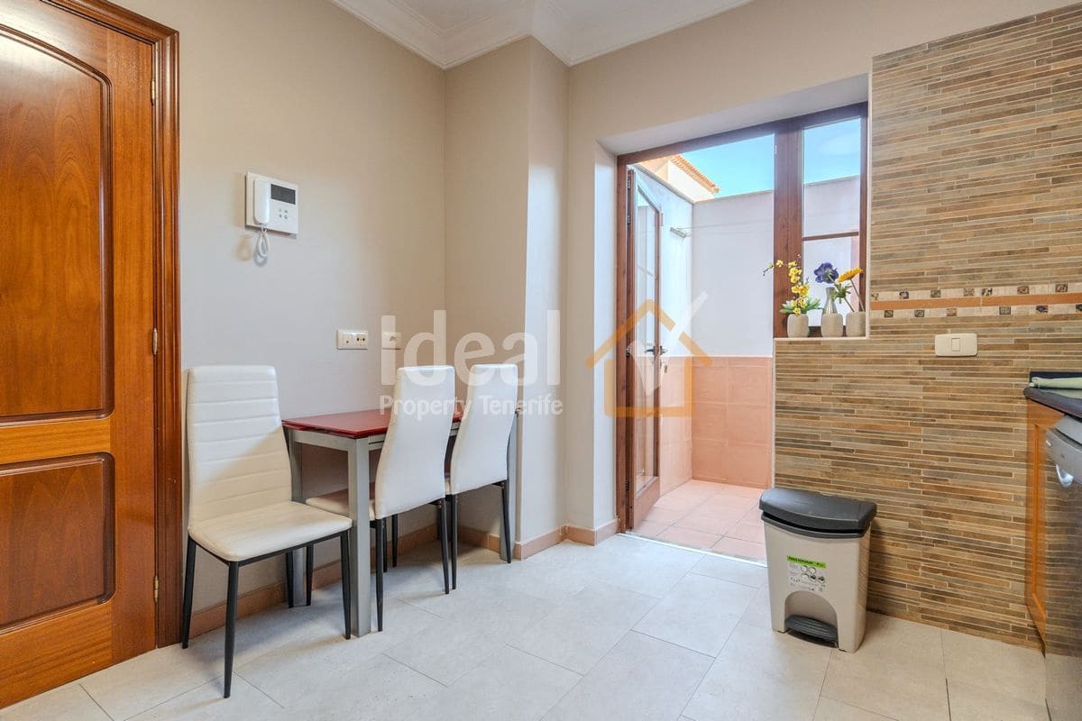 3 soveværelse Byhus til salg i Costa Adeje med swimmingpool garage - € 1.280.000 (Ref: 9451604)