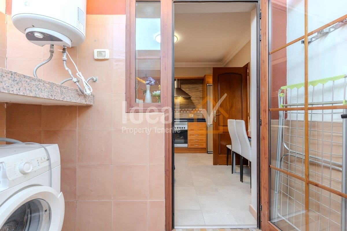 3 soveværelse Byhus til salg i Costa Adeje med swimmingpool garage - € 1.280.000 (Ref: 9451604)