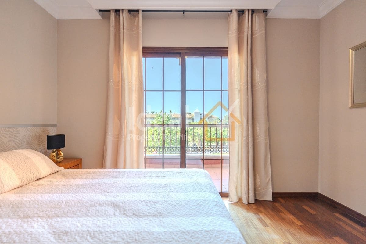 3 soveværelse Byhus til salg i Costa Adeje med swimmingpool garage - € 1.280.000 (Ref: 9451604)