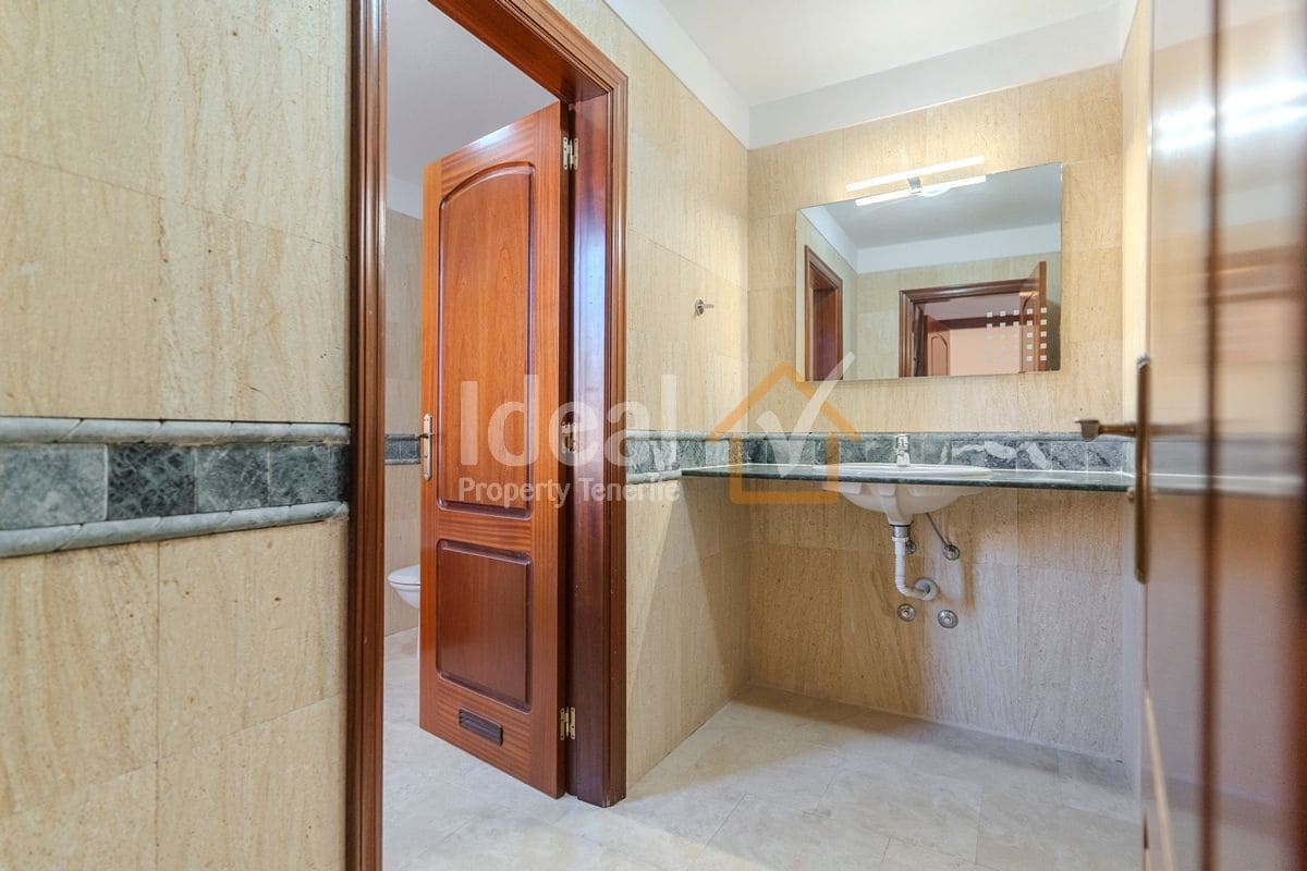 3 soveværelse Byhus til salg i Costa Adeje med swimmingpool garage - € 1.280.000 (Ref: 9451604)