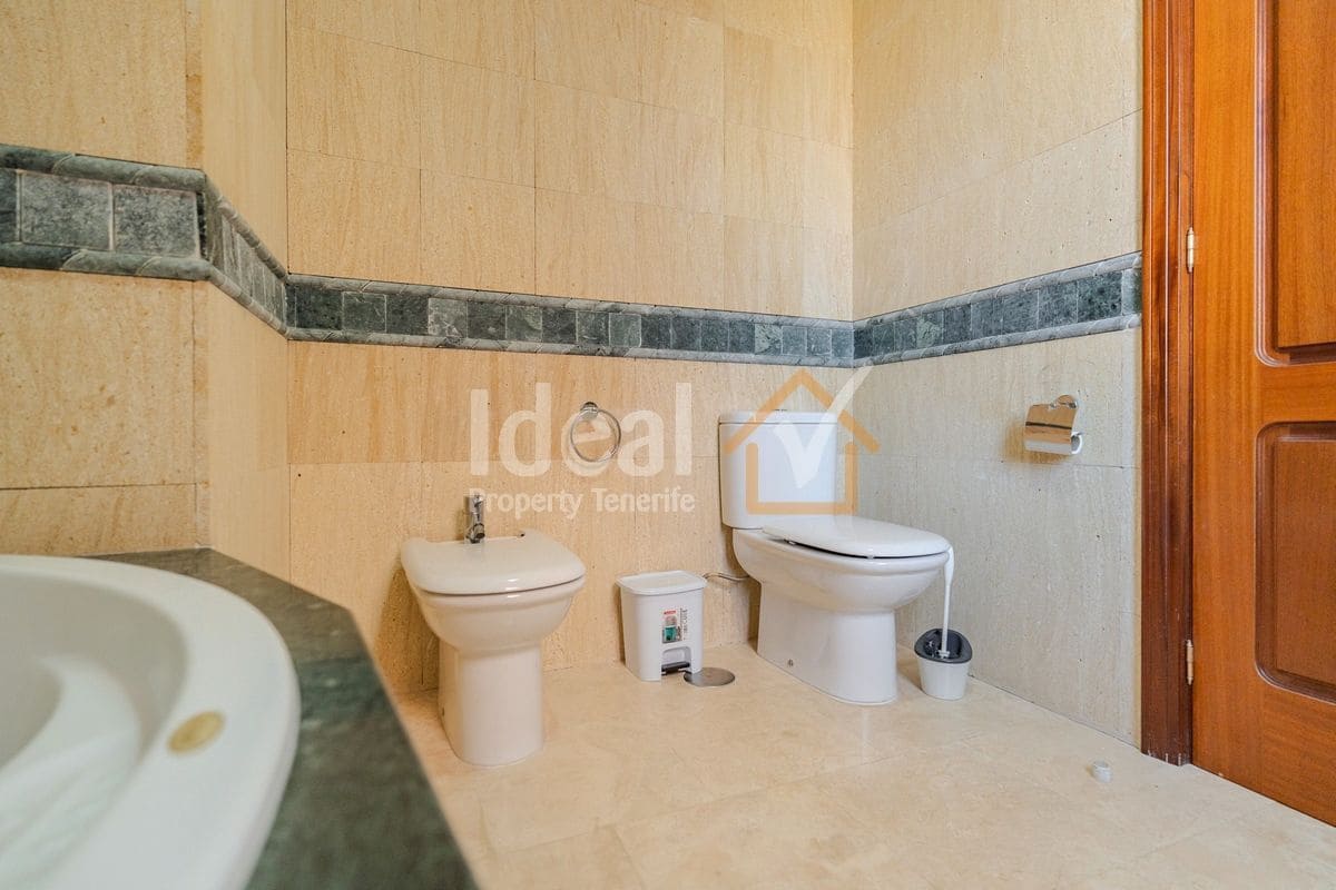 3 soveværelse Byhus til salg i Costa Adeje med swimmingpool garage - € 1.280.000 (Ref: 9451604)