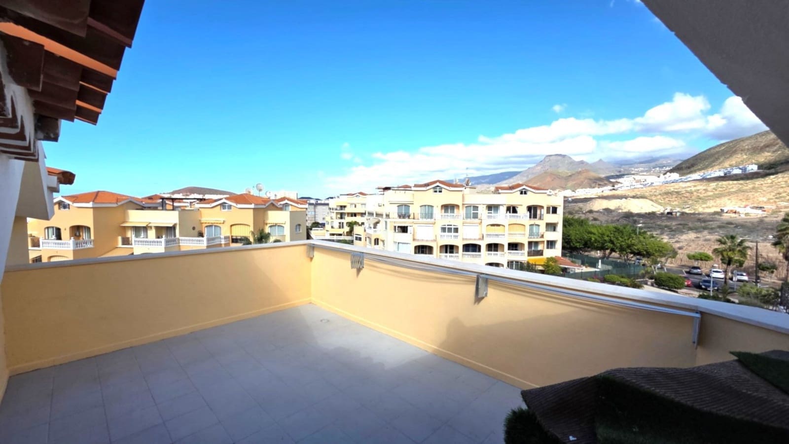 2 bedroom Townhouse for sale in Los Cristianos with pool - € 415,000 (Ref: 9475909)