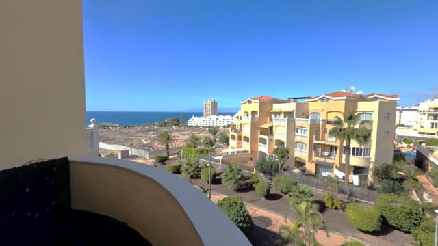 2 bedroom Townhouse for sale in Los Cristianos, Arona with pool - € 415,000 (Ref: 9475909)