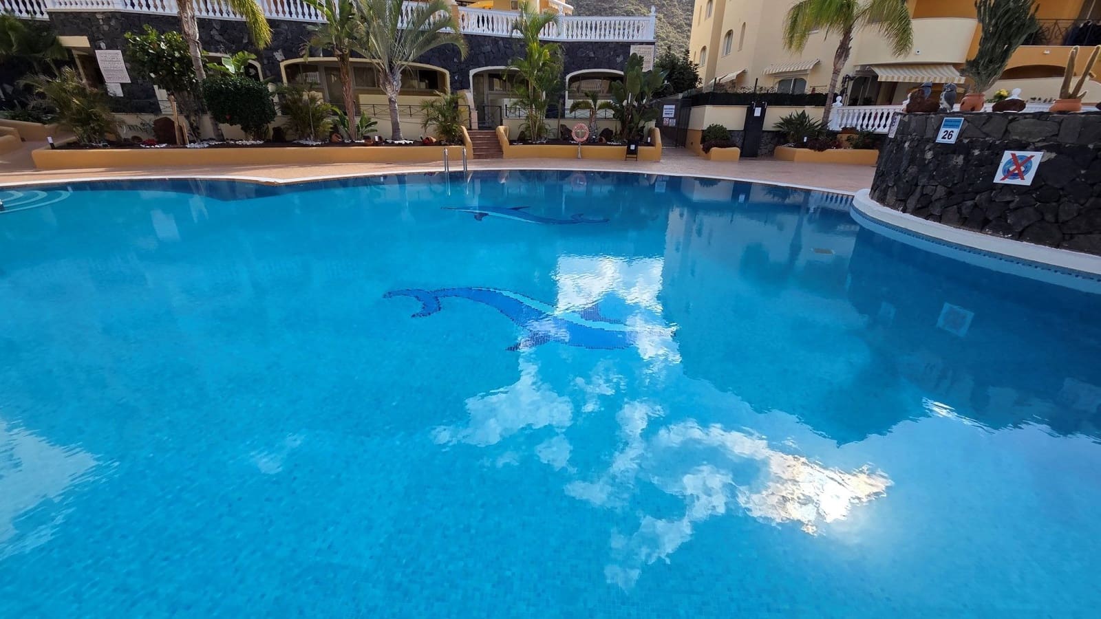 2 bedroom Townhouse for sale in Los Cristianos with pool - € 415,000 (Ref: 9475909)
