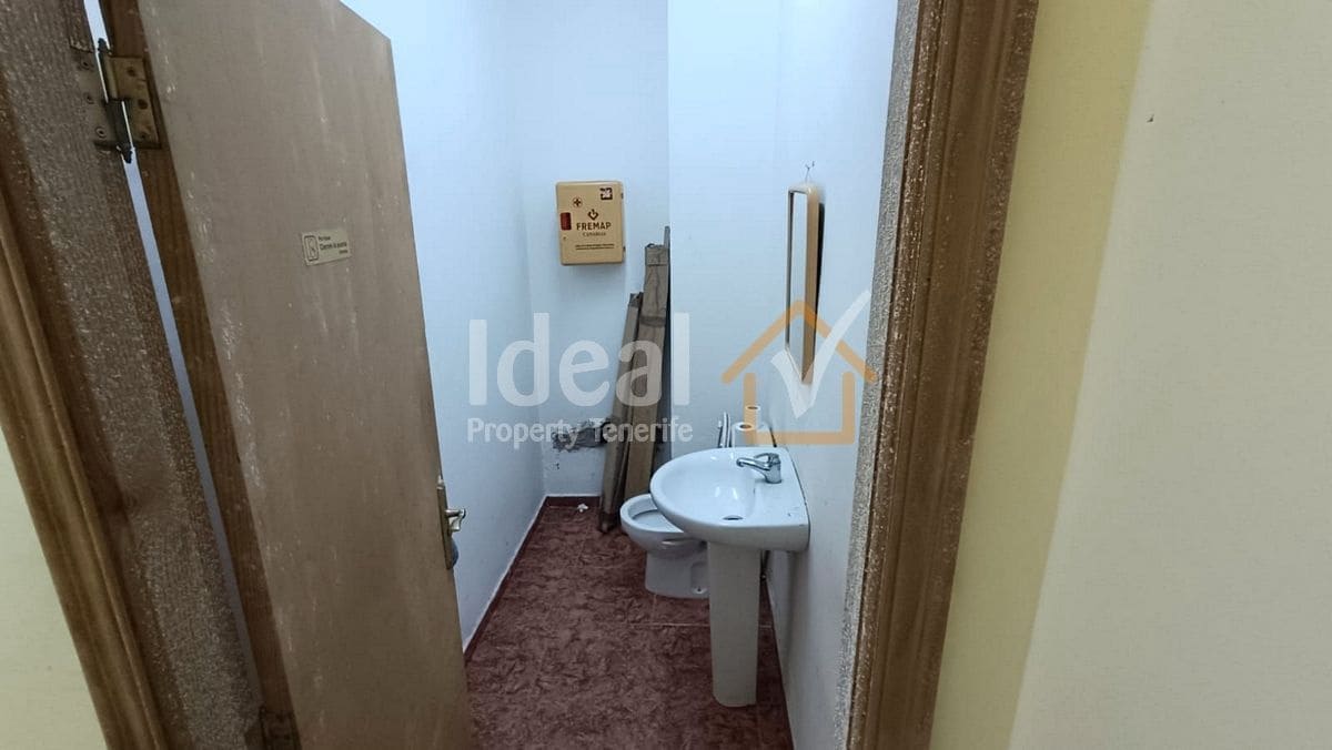 Commercial for sale in Costa Adeje - € 110,000 (Ref: 9480929)