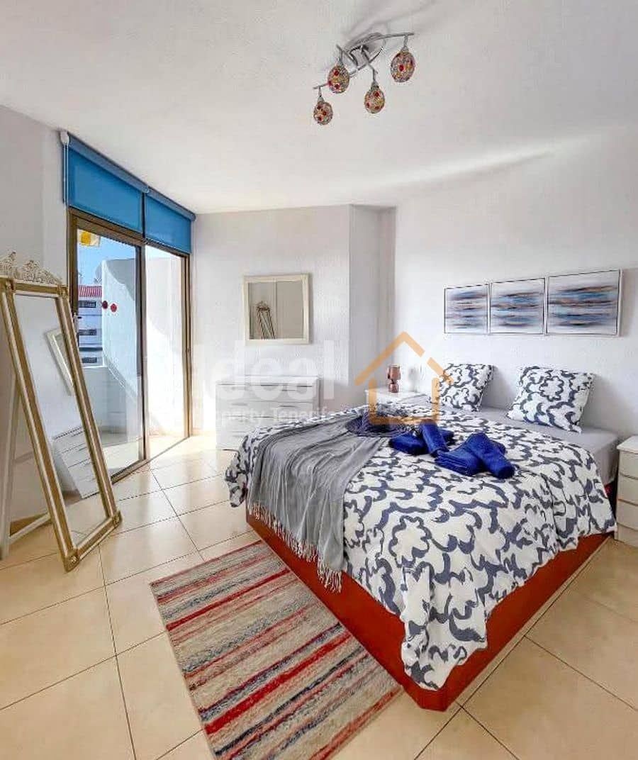 Apartamento de 2 habitaciones en Los Cristianos en venta con piscina - 398.000 € (Ref: 9480930)