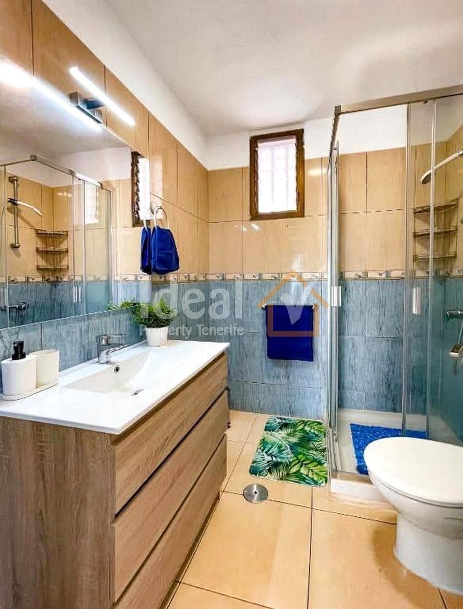 Apartamento de 2 habitaciones en Los Cristianos en venta con piscina - 398.000 € (Ref: 9480930)