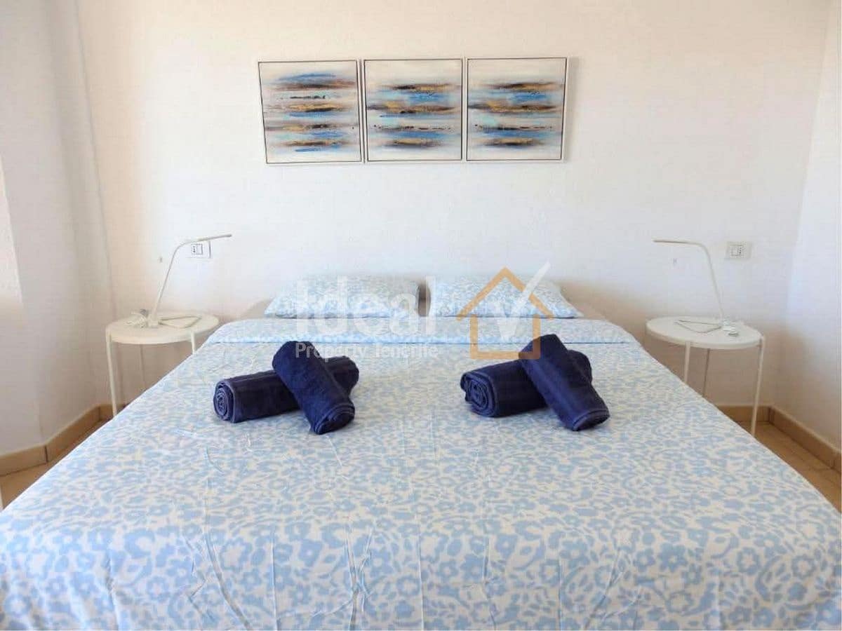 Apartamento de 2 habitaciones en Los Cristianos en venta con piscina - 398.000 € (Ref: 9480930)