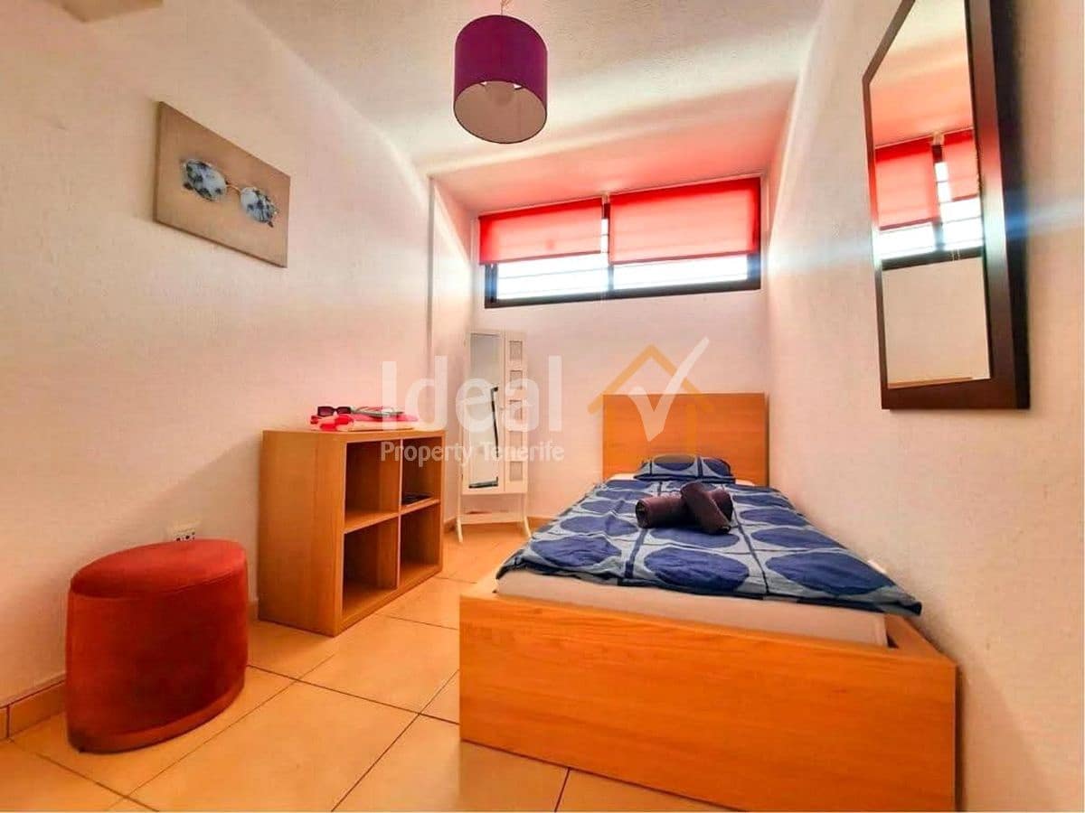 Apartamento de 2 habitaciones en Los Cristianos en venta con piscina - 398.000 € (Ref: 9480930)