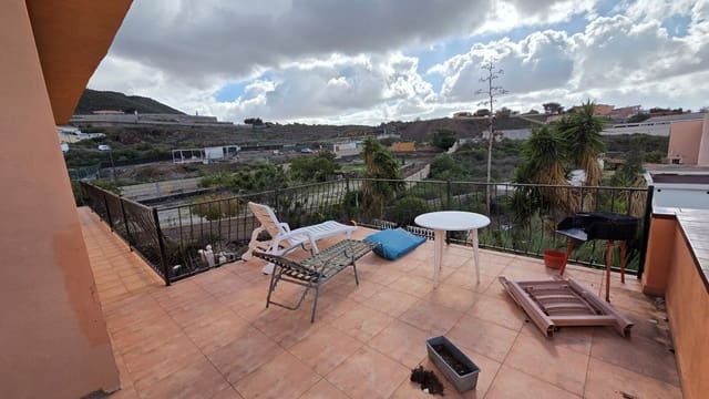 5 sovrum Villa till salu i Buzanada, Arona med garage - 499 000 € (Ref: 9485511)