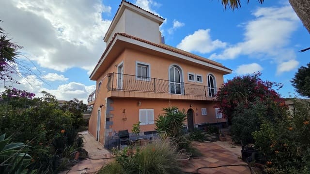 5 sovrum Villa till salu i Buzanada, Arona med garage - 499 000 € (Ref: 9485511)