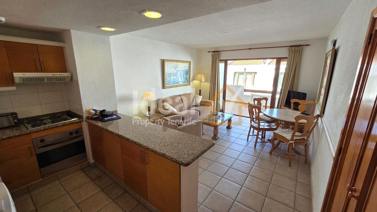 1 bedroom Apartment for sale in Los Cristianos with pool - € 189,000 (Ref: 9494275)