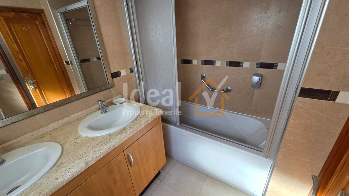 1 bedroom Apartment for sale in Los Cristianos with pool - € 189,000 (Ref: 9494275)
