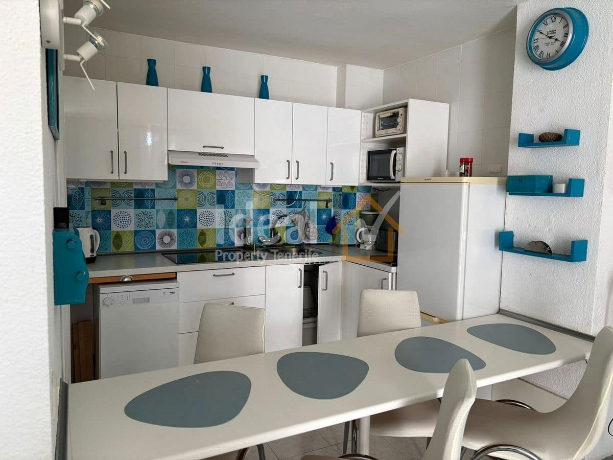 Apartamento de 2 habitaciones en Costa Adeje en venta con piscina - 395.000 € (Ref: 9554554)
