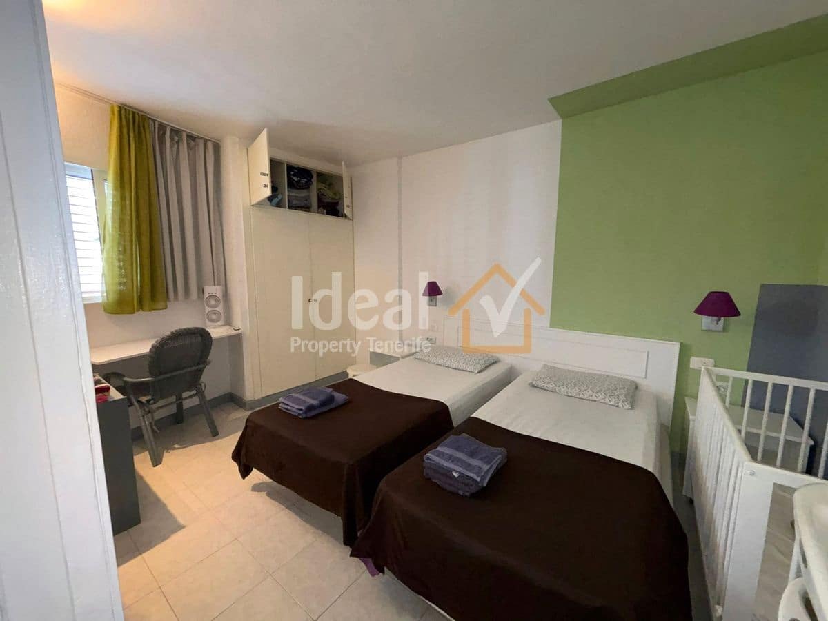 Apartamento de 2 habitaciones en Costa Adeje en venta con piscina - 395.000 € (Ref: 9554554)