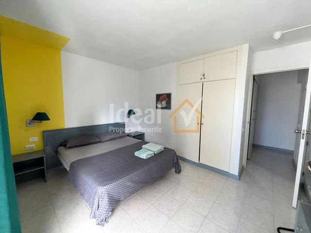 Apartamento de 2 habitaciones en Playa de las Américas, Adeje en venta con piscina - 395.000 € (Ref: 9554554)