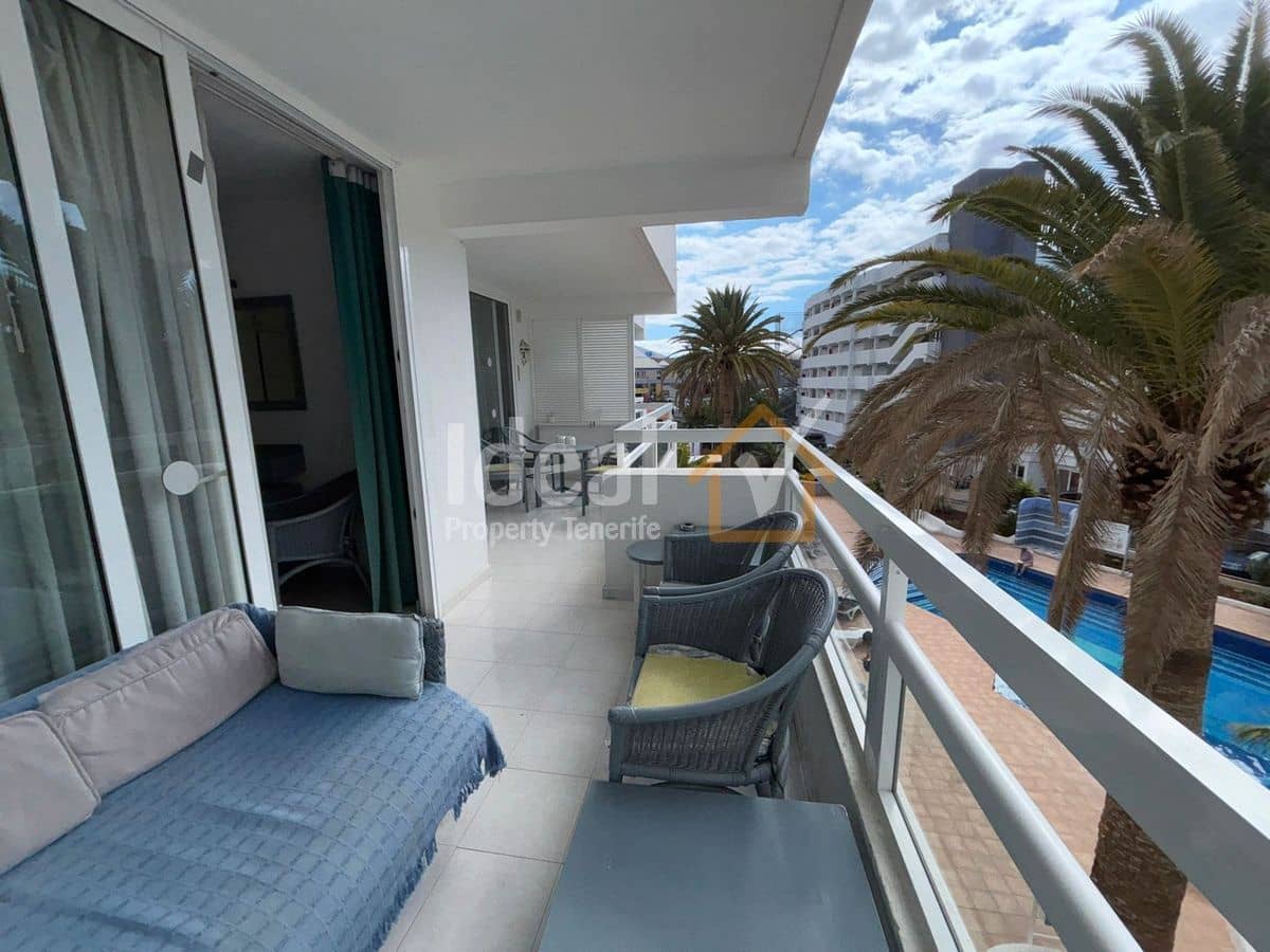 Apartamento de 2 habitaciones en Costa Adeje en venta con piscina - 395.000 € (Ref: 9554554)