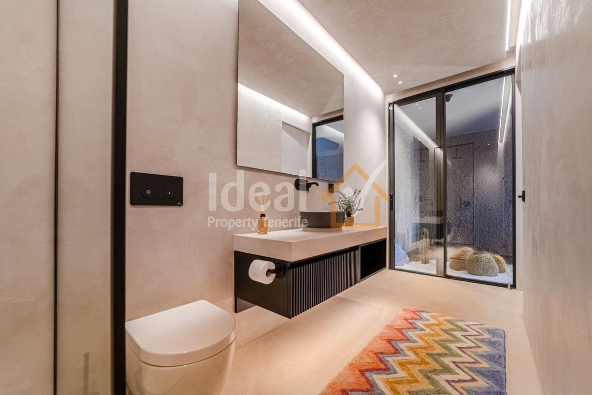 6 sypialnia Willa na sprzedaż w Guia de Isora z basenem garażem - 8 500 000 € (Ref: 9570615)