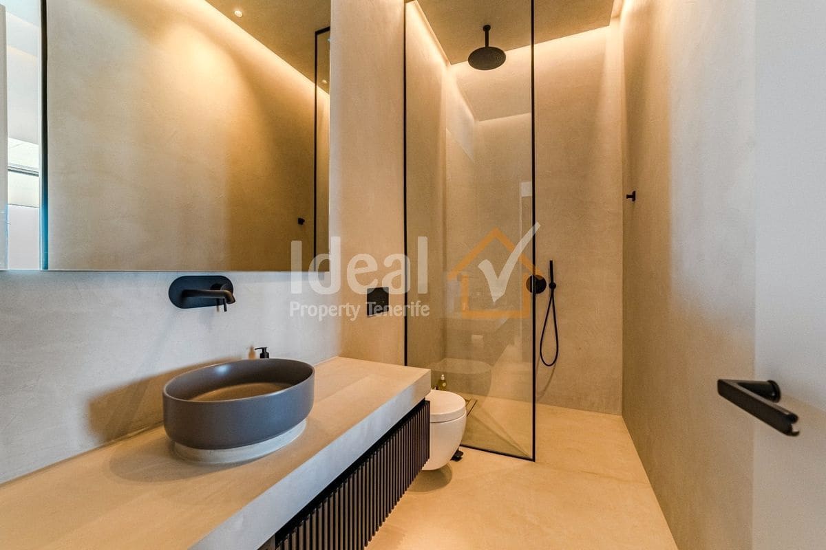 6 sypialnia Willa na sprzedaż w Guia de Isora z basenem garażem - 8 500 000 € (Ref: 9570615)