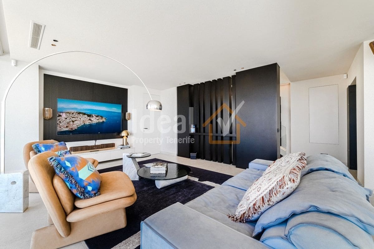 6 sypialnia Willa na sprzedaż w Guia de Isora z basenem garażem - 8 500 000 € (Ref: 9570615)