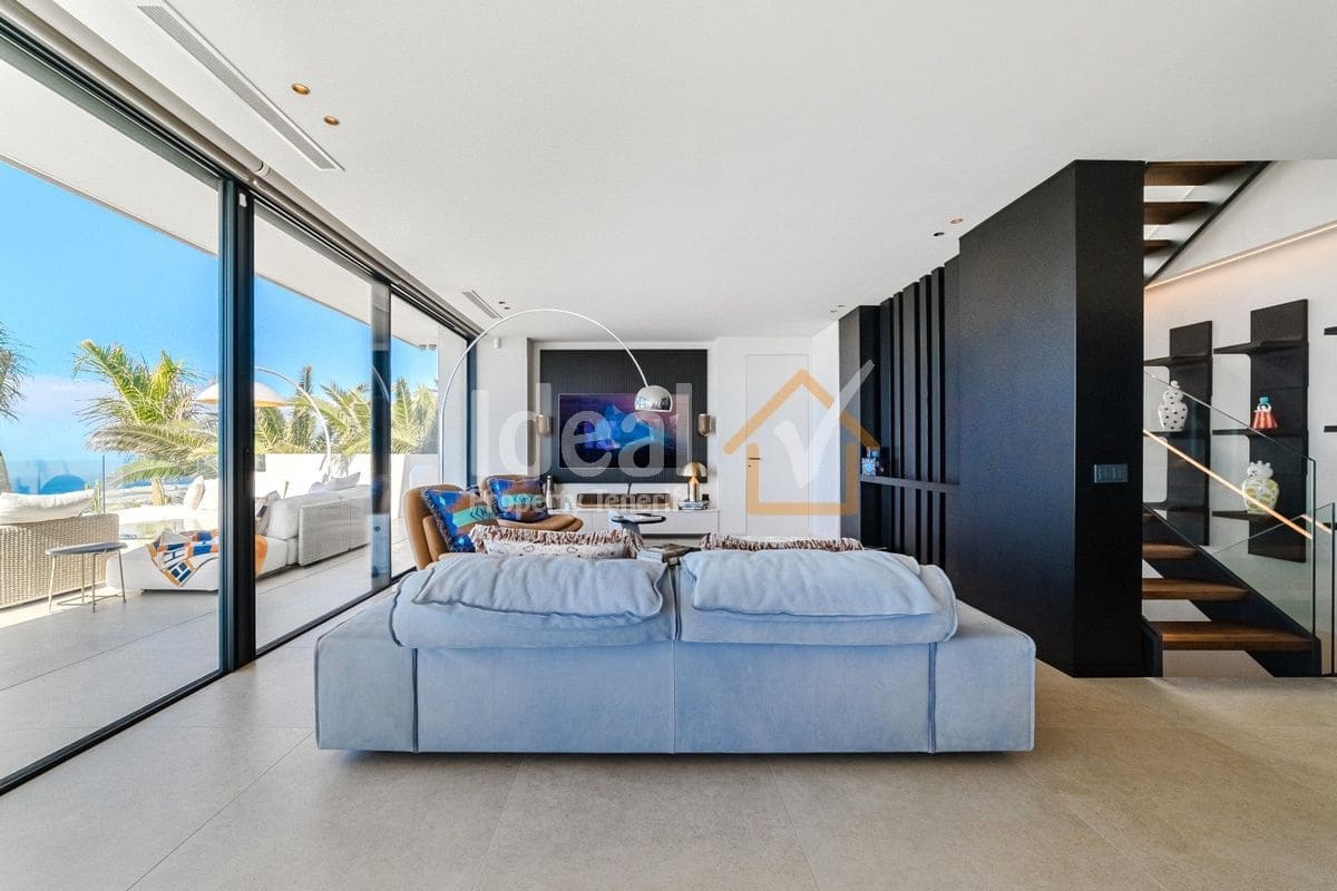 6 sypialnia Willa na sprzedaż w Guia de Isora z basenem garażem - 8 500 000 € (Ref: 9570615)