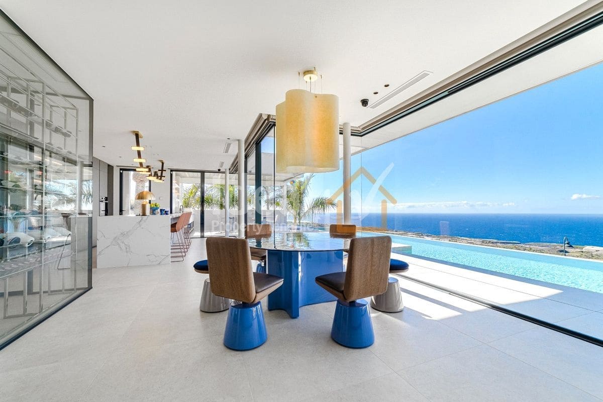 6 sypialnia Willa na sprzedaż w Guia de Isora z basenem garażem - 8 500 000 € (Ref: 9570615)