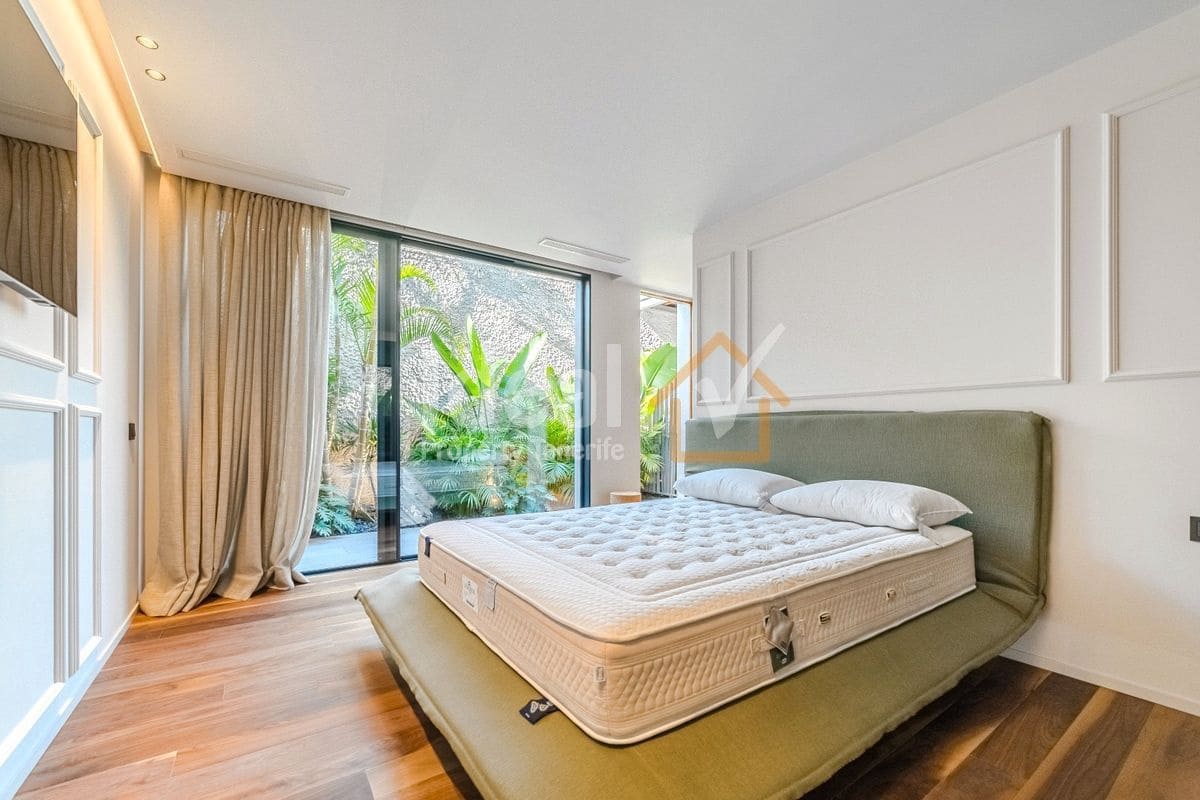 6 sypialnia Willa na sprzedaż w Guia de Isora z basenem garażem - 8 500 000 € (Ref: 9570615)