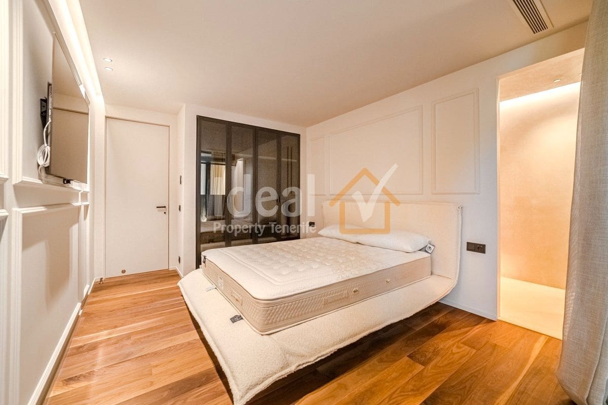 6 sypialnia Willa na sprzedaż w Guia de Isora z basenem garażem - 8 500 000 € (Ref: 9570615)