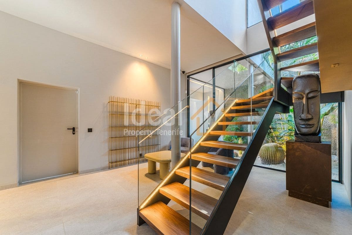 6 sypialnia Willa na sprzedaż w Guia de Isora z basenem garażem - 8 500 000 € (Ref: 9570615)