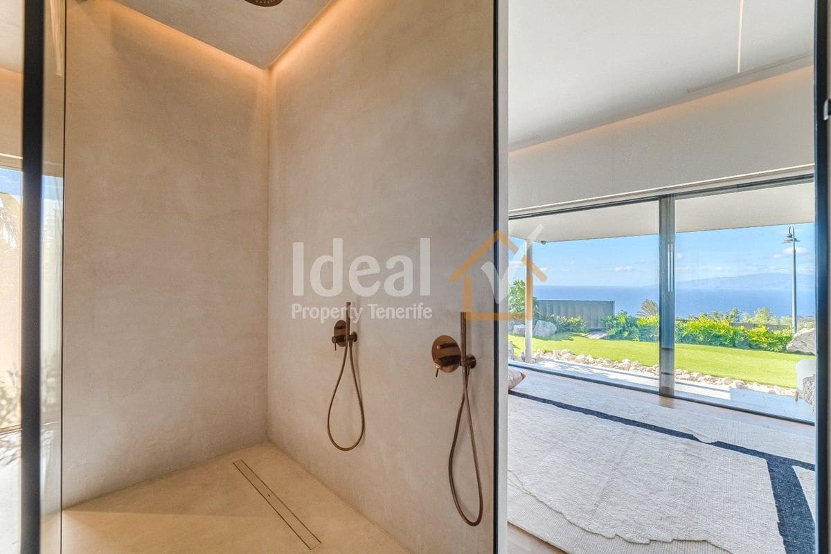 6 sypialnia Willa na sprzedaż w Guia de Isora z basenem garażem - 8 500 000 € (Ref: 9570615)