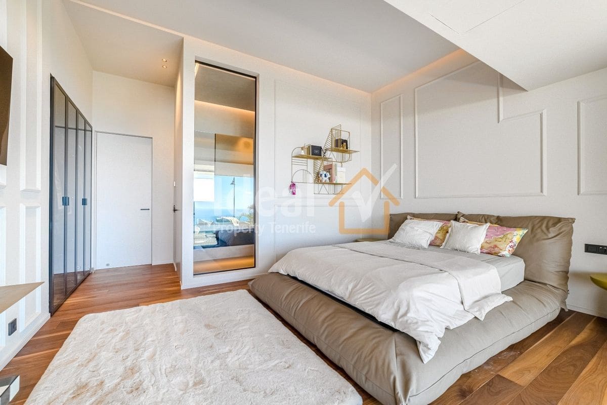 6 sypialnia Willa na sprzedaż w Guia de Isora z basenem garażem - 8 500 000 € (Ref: 9570615)