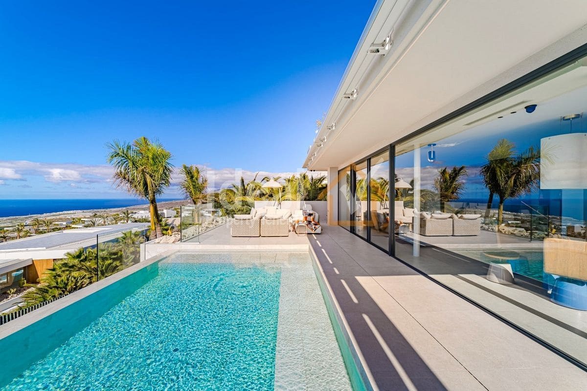 6 sypialnia Willa na sprzedaż w Guia de Isora z basenem garażem - 8 500 000 € (Ref: 9570615)