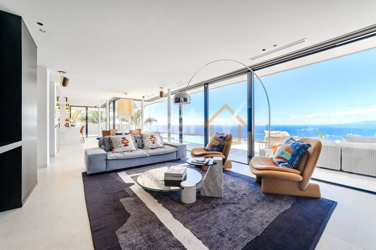 6 sypialnia Willa na sprzedaż w Guia de Isora z basenem garażem - 8 500 000 € (Ref: 9570615)