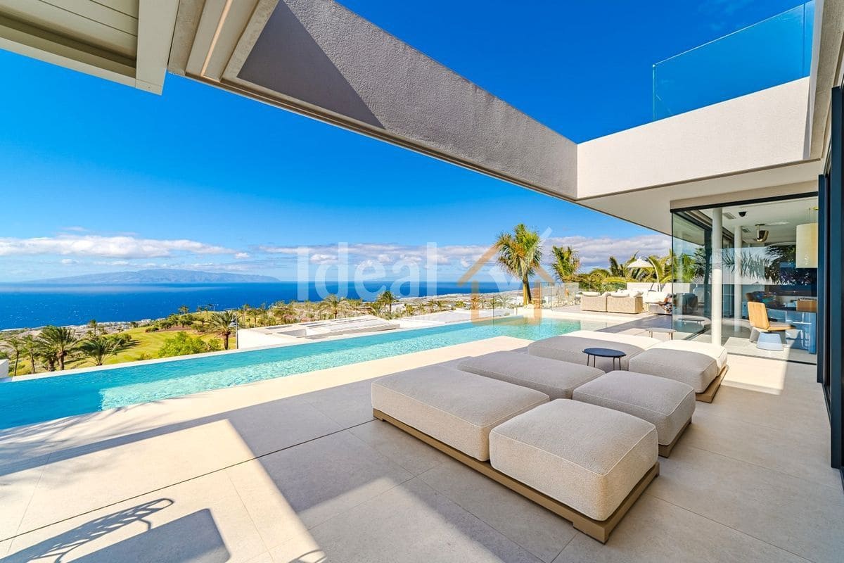 6 sypialnia Willa na sprzedaż w Guia de Isora z basenem garażem - 8 500 000 € (Ref: 9570615)