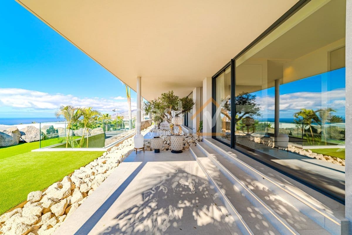 6 sypialnia Willa na sprzedaż w Guia de Isora z basenem garażem - 8 500 000 € (Ref: 9570615)