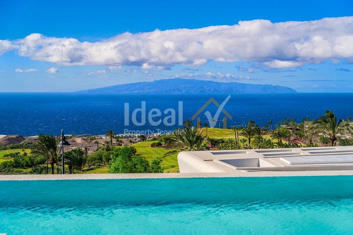 6 sypialnia Willa na sprzedaż w Guia de Isora z basenem garażem - 8 500 000 € (Ref: 9570615)