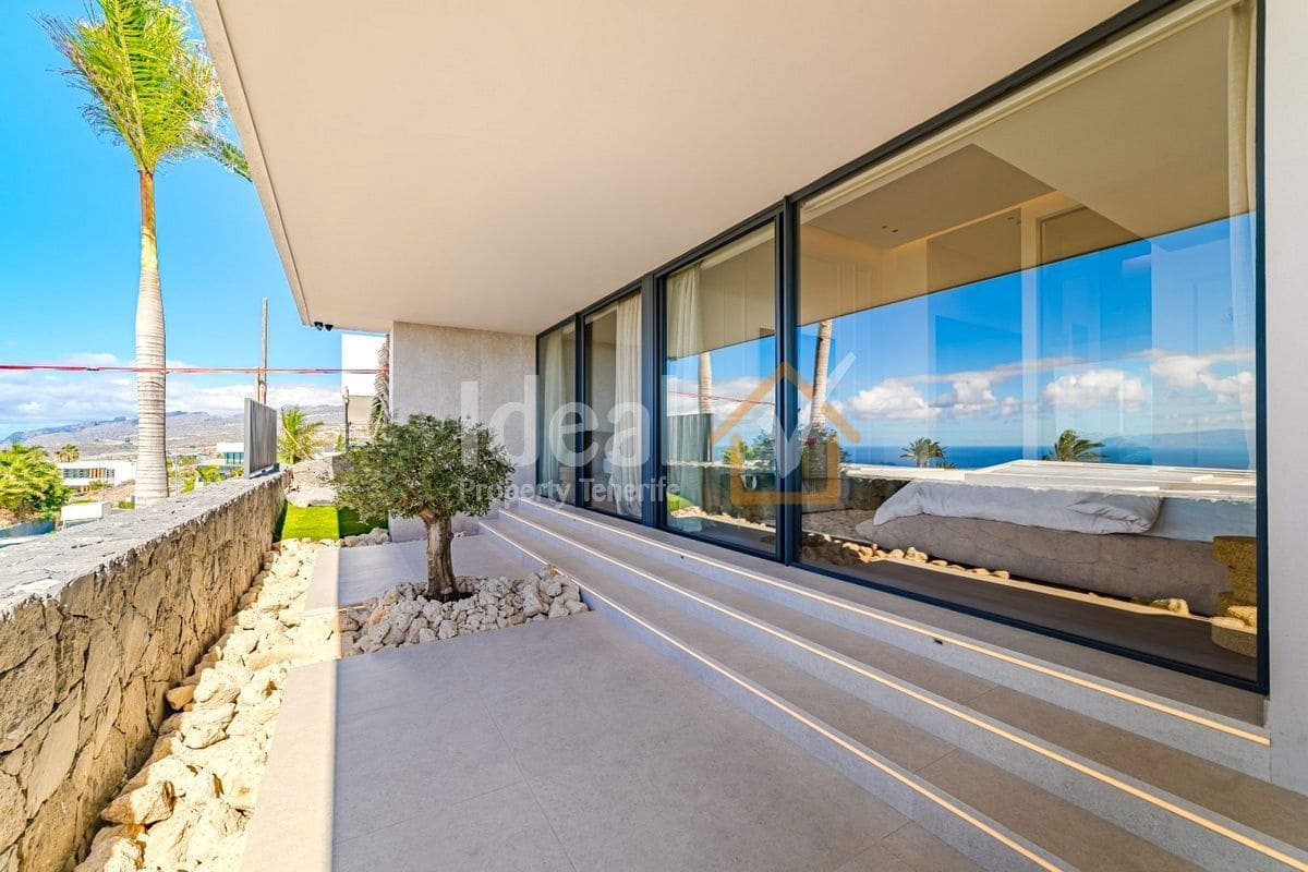 6 sypialnia Willa na sprzedaż w Guia de Isora z basenem garażem - 8 500 000 € (Ref: 9570615)